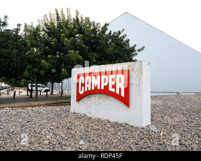 Tienda de Zapatos Camper outlet, Inca Mallorca España Fotografía de stock - Alamy