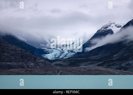 Lago Argentino, Argentina. Parque Nacional Los Glaciares, el glaciar de la montaña, El Calafate Foto de stock