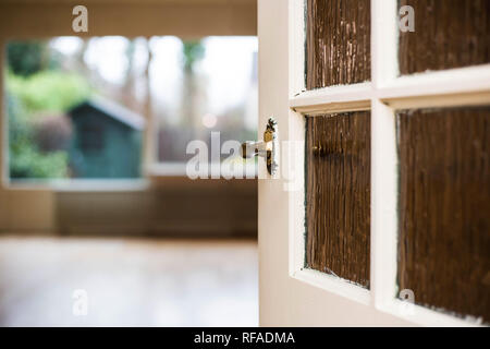 Perilla de la puerta cerca de la sala de estar, home concepto