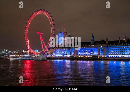 La noria London Eye al anochecer, Londres, Gran Bretaña