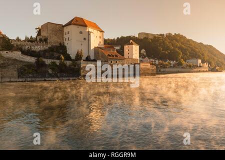 Vistas del Danubio a Veste Niederhaus, Passau, Baja Baviera, Baviera, Alemania