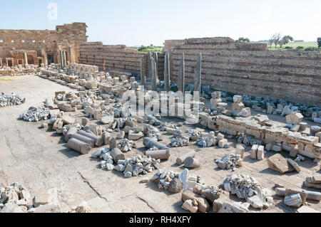 Sitio arqueológico de Leptis Magna, Libia - 10/30/2006: El Foro de severo en la antigua ciudad romana de Leptis Magna. Foto de stock