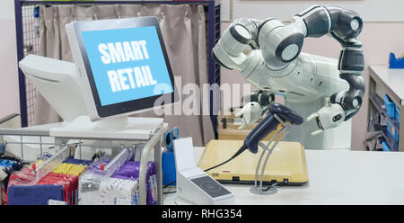 Smart retail en el concepto de tecnología futurista la recepcionista robot (robot assistant ) en cheque bancario siempre bienvenido al servicio al cliente se inclu Foto de stock