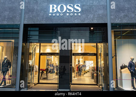 Tienda de outlet ropa boss