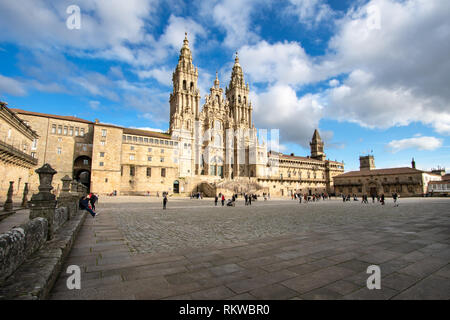 Santiago de Compostela Catedral vista desde la plaza del Obradoiro. La Catedral de Saint James, España. Galicia, peregrinación Foto de stock