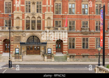 El Royal College of Music, un distinguido conservatorio de música con una sala de conciertos y un museo cerca del Royal Albert Hall, en South Kensington, Londres