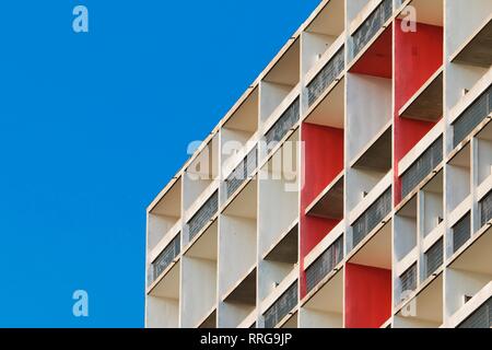 Unite d'habitation, sitio Le Corbusier, Firminy, departamento de Loira, Auvergne-Rhone-Alpes, Francia, Europa Foto de stock
