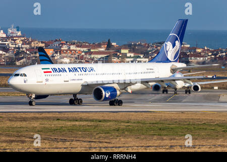 Estambul/Turquía, 12 de febrero de 2019: Airbus A300 desde Irán airtour nuevo aeropuerto de Estambul/LFTM (ISL) Foto de stock