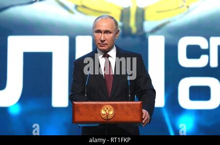 Moscú, Rusia. 27 Feb, 2019. El presidente ruso, Vladimir Putin, aborda una marca de gala el día de la Federación de fuerzas de operaciones especiales 27 de febrero de 2019 en Moscú, Rusia. Crédito: Planetpix/Alamy Live News