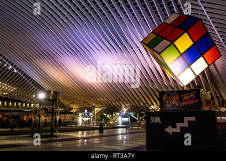 Rubiks Cube" y plataformas en Liège-Guillemins (Bélgica) a la estación de tren. Es un fabuloso Hall, diseñado por el arquitecto español Santiago Calatrava Valls