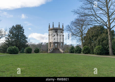 Torre octogonal en Studley Royal, Fountains Abbey, North Yorkshire