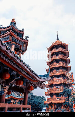 Che Chin Khor Templo pagoda de estilo chino y en Bangkok, Tailandia