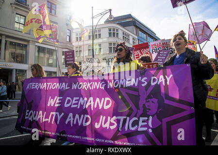 Londres, Reino Unido. 9 de marzo de 2019. Londres, Reino Unido. 09Mar, 2019. Londres, Reino Unido. 09Mar, 2019. Exigimos igualdad y justicia, millones de mujeres, un aumento anual de marzo para el Día Internacional de la mujer, que este año está dedicada a las mujeres y niñas asesinadas por hombres y llamado 'nunca olvidado", Londres, Reino Unido, 09-03-2019 Crédito: Bjanka Kadic/Alamy Live News Crédito: Bjanka Kadic/Alamy Live News