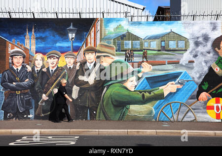 Uno de los cientos de murales políticos a lo largo de bandera Road, en Belfast, Irlanda del Norte.