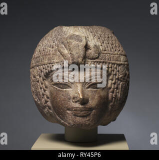 Jefe de Amenhotep III vistiendo la peluca redondeada, c. 1391-1353 BC. Egipto, Nuevo Reino, dinastía 18, reinado de Amenhotep III, 1391-1353 BC. Brown cuarcita; total: 17,3 x 17 x 25,3 cm (6 x 6 13/16 11/16 x 9 15/16