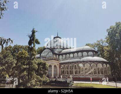 Palacio de Cristal en Madrid, España Foto de stock