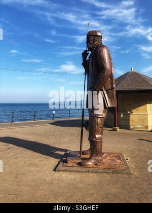 Escultura en Filey frente al mar por Ray Lonsdale Foto de stock