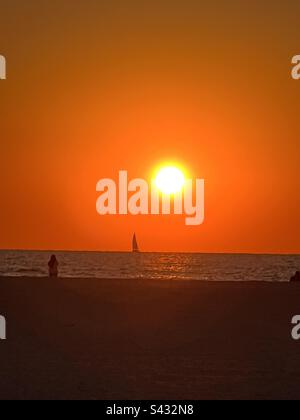 Puesta de sol en Clearwater Beach, FL Foto de stock