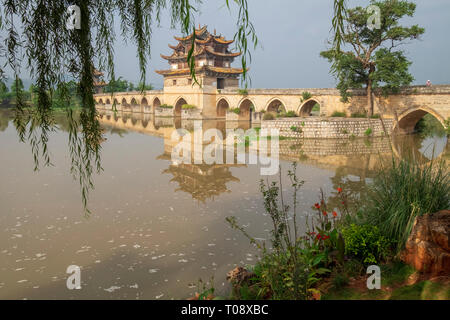 China, Yunnan, Jianshui, Doble Puente Dragón Foto de stock