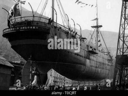 Barco de entrenamiento Cristoforo Colombo antes del lanzamiento, Castellammare di Stabia, 1928 Foto de stock