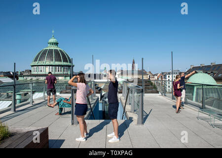 Dinamarca, Copenaghen, paisaje urbano desde la azotea de Ny Carlsberg Glyptotek Foto de stock