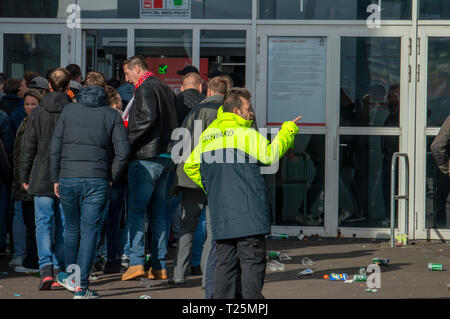 Administradores de AJAX en el trabajo en la Johan Cruijff Arena en Amsterdam Holanda 2019 Foto de stock