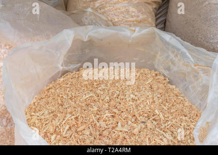 Bolsas de viruta de madera virutas / / maderas procedentes de una empresa  de trabajo de madera comercial Fotografía de stock - Alamy