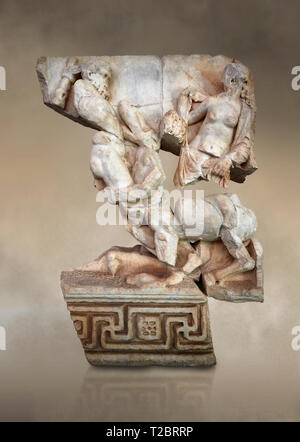 Roman Sebasteion socorro de la escultura de Heracles o Hércules, Deianira Nessos y Museo de Afrodisia Afrodisia, Turquía. Contra un fondo de arte. Foto de stock
