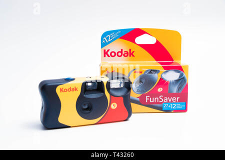 Cámara desechable Kodak Funsaver 27 Photo Flash (1 paquete)