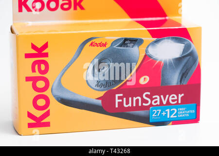Cámara desechable 35mm photography analógica Kodak fun saver Fotografía de  stock - Alamy