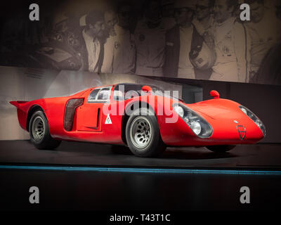 ARESE, Italia-Febrero 13, 2019: 1968 Alfa Romeo tipo 33/2 'Daytona' en la coupe Alfa Romeo Museum (Museo Storico Alfa Romeo)