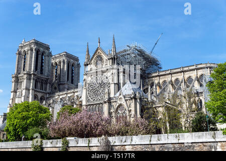 La catedral de Notre Dame de París el 17 de abril de 2019: tras el incendio Foto de stock