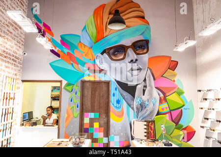 Cartagena colombia Mistura Fento tienda gafas gafas relojes mural