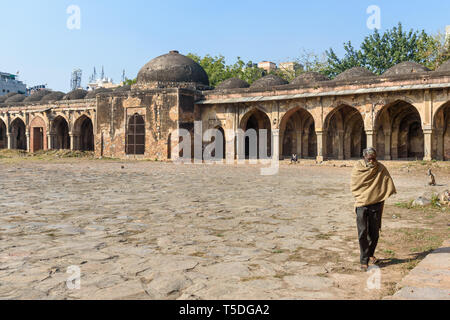 La India, Nueva Delhi - Enero 28, 2019: Las ruinas de la Mezquita Begumpur en el Sur de Nueva Delhi. Foto de stock