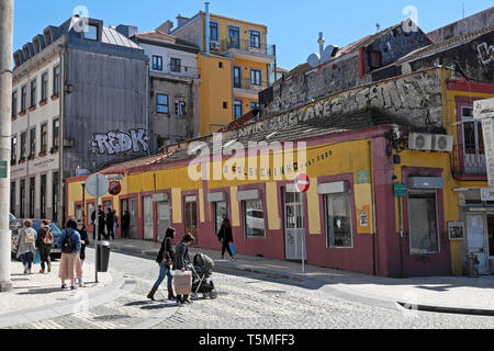 Oh Salsichinha restaurante de comida rápida en Porto Portugal Europa UE KATHY DEWITT Foto de stock