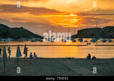 Cala Vedella Playa. Sant Josep de sa Talaia. La isla de Ibiza. Islas Baleares. Islas. España Foto de stock