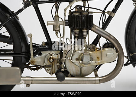 Moto d'Epoca AJS ES 350. Motore. Marca: AJS modello: ES 350 nazione: Regno Unito - Londra anno: 1925 condizioni: restaurata cilindrat