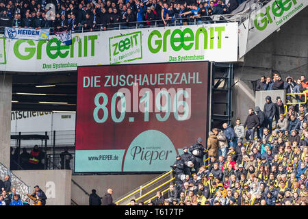 27 de abril de 2019 Dortmund, Alemania la Bundesliga alemana de fútbol Borussia Dortmund v Schalke 04 Foto de stock