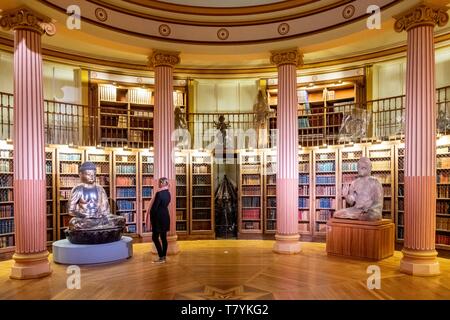 Francia, París, Museo Nacional de Artes asiáticas Guimet MNAAG abreviada, la rotonda que contiene la biblioteca Foto de stock