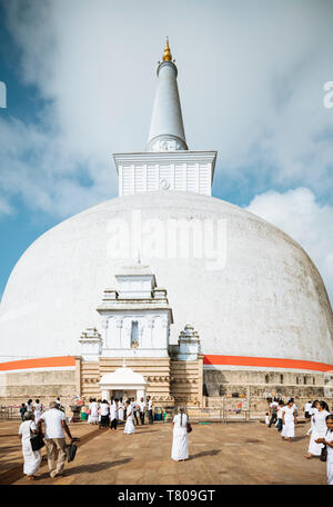 Saya Ruwanweli Dagoba (Stupa de arena dorada), Anuradhapura, Sitio del Patrimonio Mundial de la UNESCO, la Provincia Central del Norte, Sri Lanka, Asia Foto de stock