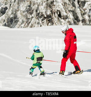 Lección de esquí Foto de stock