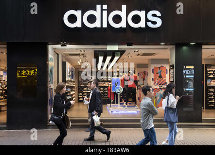 Tienda Adidas visto Hong Kong Fotografía de stock Alamy