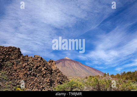 Pico del Teide, la montaña más alta de España, visto desde el oriente Foto de stock