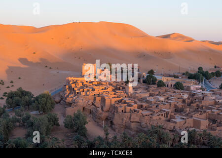 Vistas al Oasis de Taghit, oeste de Argelia, el Norte de África, África Foto de stock