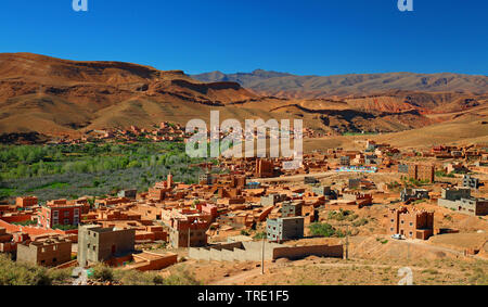 Ciudad oasis Boumalne Dades, Marruecos Foto de stock