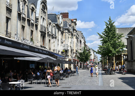 Reims (noreste de Francia): fachadas en Òplace Drouet dÕErlonÓ square, en el centro de la ciudad *** título Local *** Foto de stock