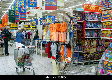 Hipermercados Auchan, vista general, Ecully, Francia