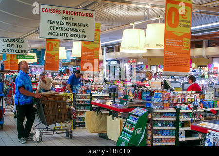 Hipermercados Auchan, retirada en Ecully, Francia