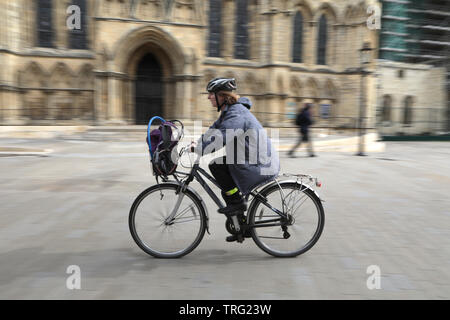 Ciclista, del centro de York.