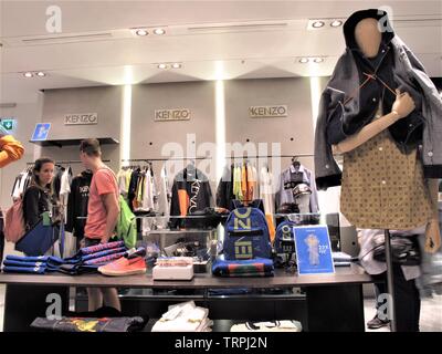 burberry intense sample